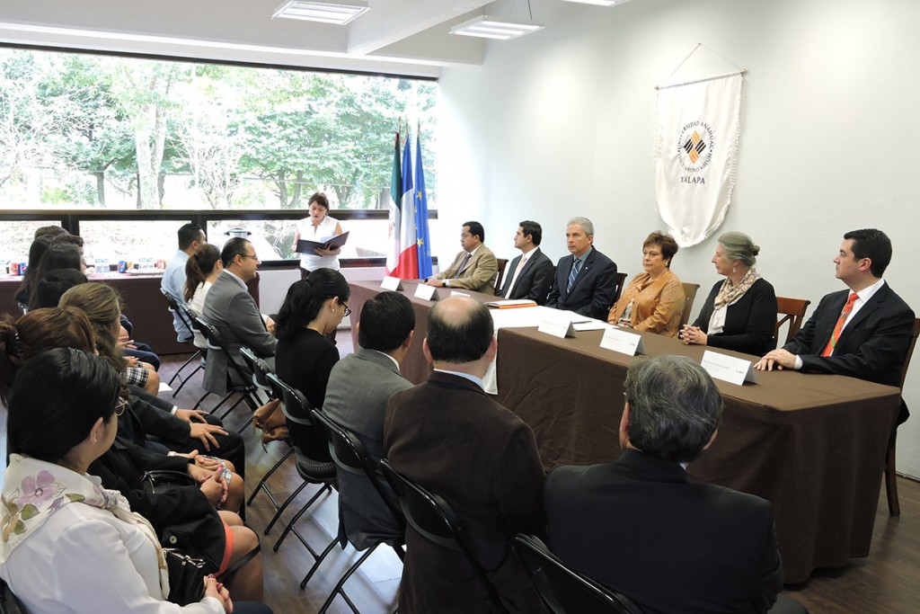 convenio-academico-bachillerato-anahuac-y-alianza-francesa_02