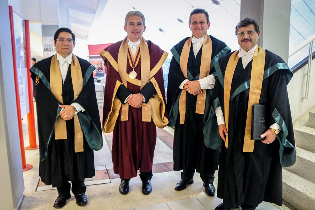 conferimiento-de-grado-2015_40