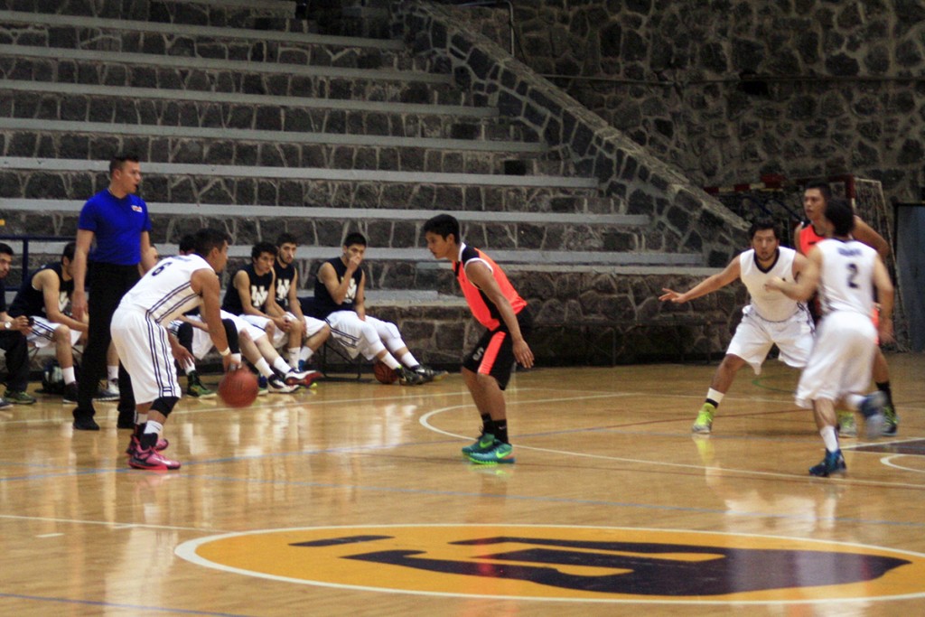 unam-vs-leones-basquetbol-varonil_03