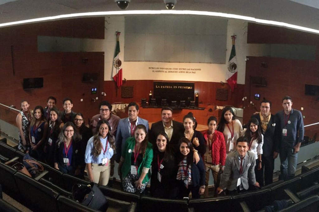 grupo-vertice-visita-senado-teleton_05