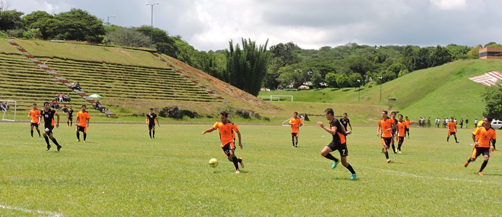 leones-soccer-vs-uap_01