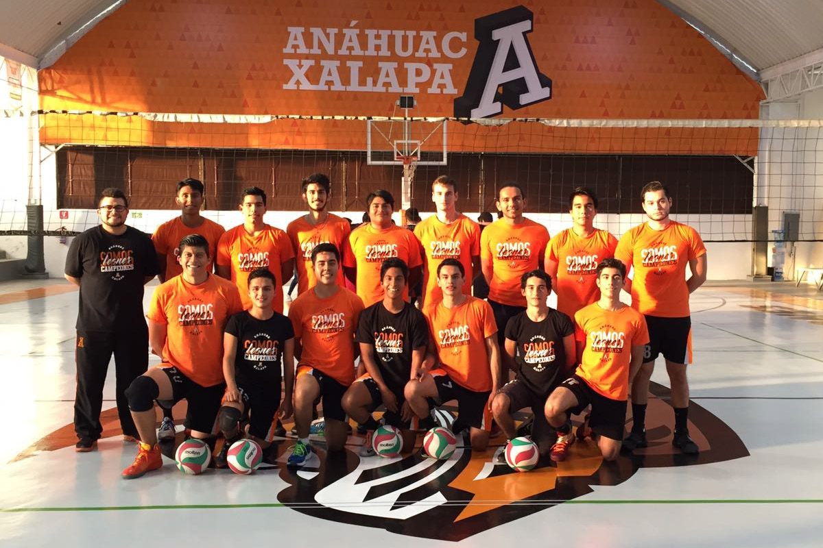 leones-voleibol-vencen-amistoso-cobaev_01