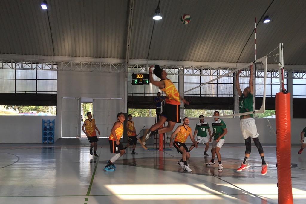 leones-triunfan-regional-voleibol-2017_05