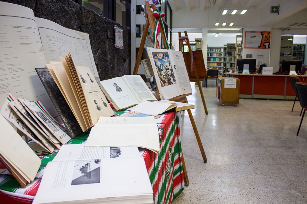 exhibicion-libros-independencia_07