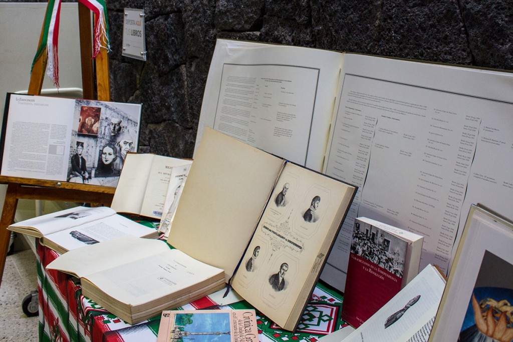 exhibicion-libros-independencia_08