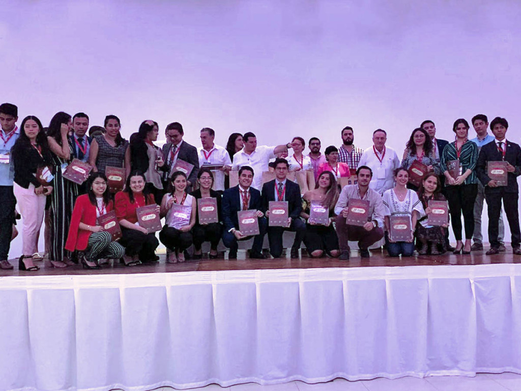 premiacion-congreso-investigacion-financiera-fimef_02