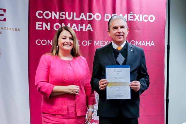 Consulado de México en USA reconoce al Dr. Luis Linares