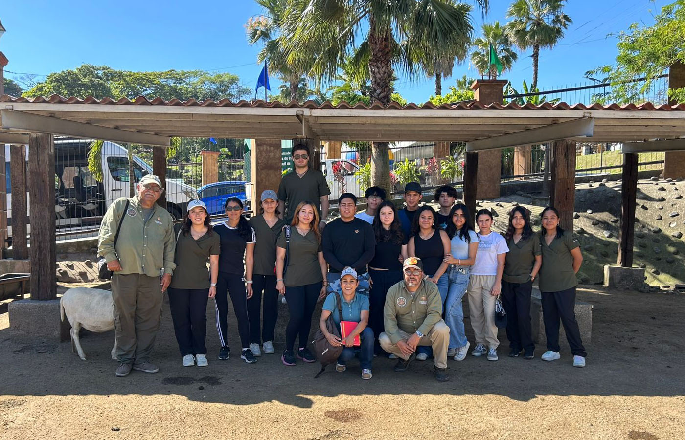 estudiantes-veterinaria-visitan-uma-orizaba_01